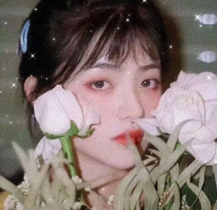 她来到我身边